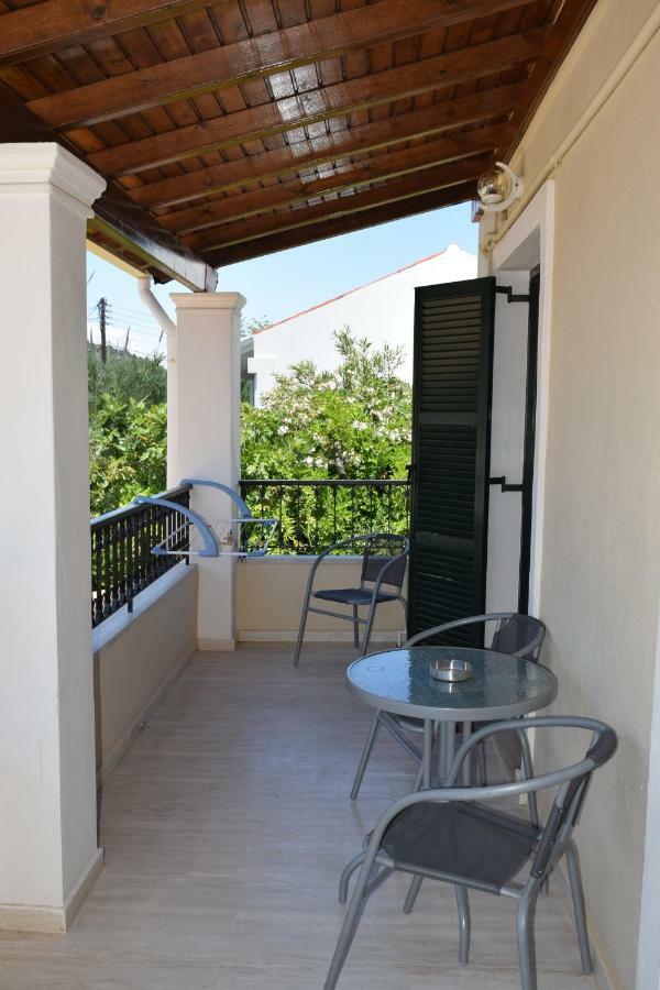 Marini Apartments Moraitika Extérieur photo