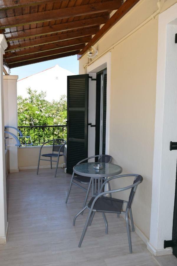 Marini Apartments Moraitika Extérieur photo